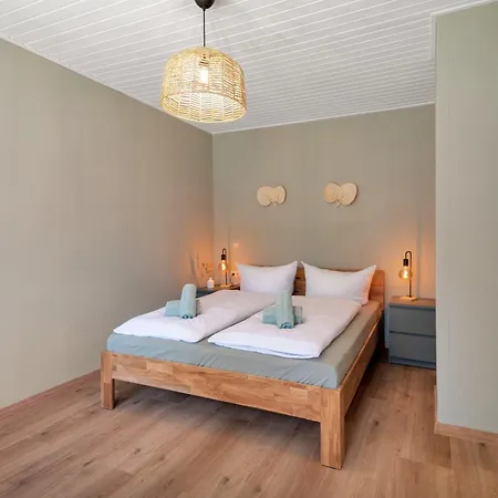Gruppen & Familien-ferienhaus Haensel בית נופש *