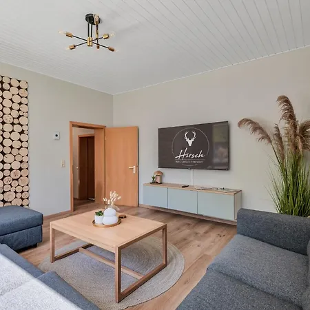 Hirsch Haensel Garten Mit Bergblick - Grill -wald