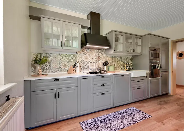 Hirsch Haensel Garten Mit Bergblick - Grill -wald